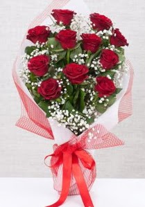 11 kırmızı gülden buket çiçeği  İstanbul Ümraniye 14 şubat sevgililer günü çiçek 