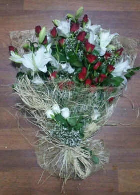 Kız isteme çiçekleri  İstanbul Ümraniye çiçekçi telefonları  Kız söz nişan çiçeği