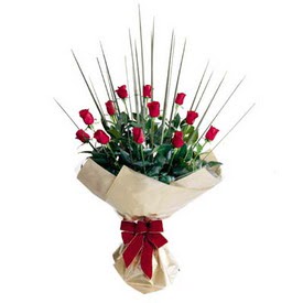  İstanbul Ümraniye çiçek siparişi vermek  10 adet kirmizi gül özel buket çiçek siparisi