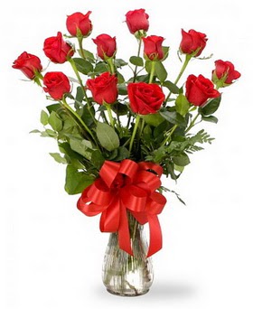  İstanbul Ümraniye çiçek , çiçekçi , çiçekçilik  12 adet kırmızı güllerden vazo tanzimi