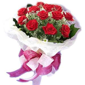  İstanbul Ümraniye çiçek satışı  11 adet kırmızı güllerden buket modeli
