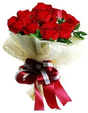 Görsel 12 adet kırmızı gül buketi  İstanbul Ümraniye online çiçek gönderme sipariş 