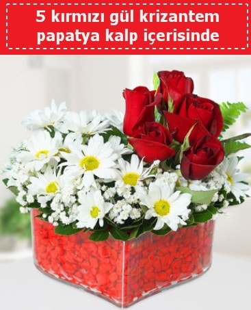 mika kalp içerisinde 5 kırmızı gül papatya  İstanbul Ümraniye çiçek gönderme 